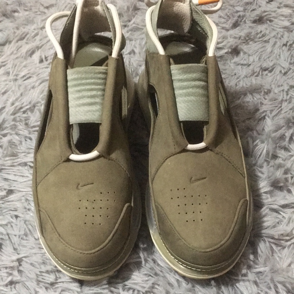 Sneaker
